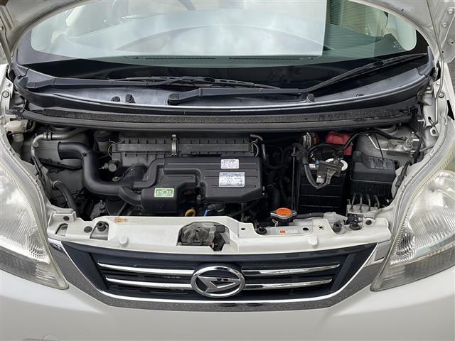 ムーヴ Xリミテッド 禁煙車 純正オーディオ AM/FM/CD 純正フロアマット 純正アルミホイール パワーウィンドウ パワーステアリング オートエアコン Wエアバッグ ヘッドライトレベライザー 盗難防止 電動格納ミラー(42枚目)