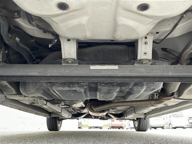 ムーヴ Xリミテッド 禁煙車 純正オーディオ AM/FM/CD 純正フロアマット 純正アルミホイール パワーウィンドウ パワーステアリング オートエアコン Wエアバッグ ヘッドライトレベライザー 盗難防止 電動格納ミラー(43枚目)