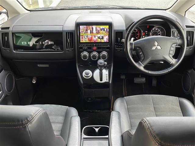 デリカＤ：５ ジャスパー　禁煙車　アルパイン９型ナビ　ＡＭ／ＦＭ／ＣＤ／ＤＶＤ　ＢＴ　フルセグＴＶ　ダブルゾーン　バックカメラ　フリップダウン　両側パワースライド　パドルシフト　クルーズコントロール　ドライブレコーダー　ＥＴＣ（2枚目）