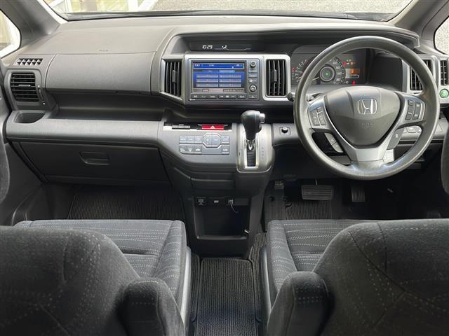 ステップワゴン Li 禁煙車 AM/FM/CD/DVD 純正ナビ BT/TV ACC 両側パワースライド アラウンドビュー フリップダウン ビルトインETC 純正フロアマット 社外アルミホイール 3列シート スマートキー(2枚目)