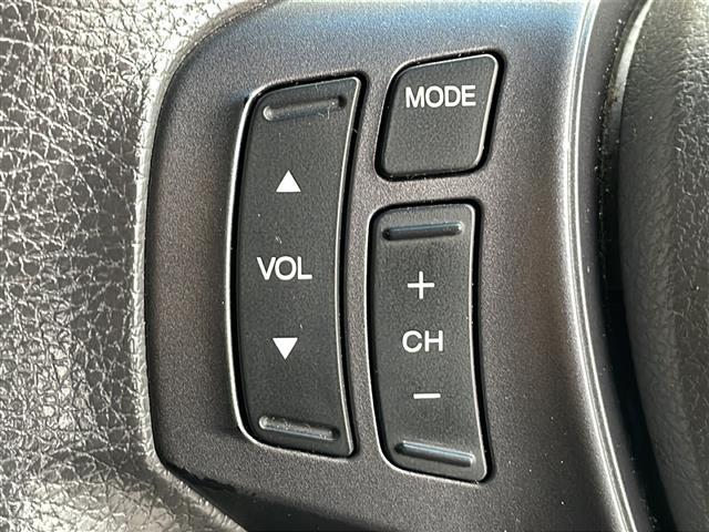 ステップワゴン Li 禁煙車 AM/FM/CD/DVD 純正ナビ BT/TV ACC 両側パワースライド アラウンドビュー フリップダウン ビルトインETC 純正フロアマット 社外アルミホイール 3列シート スマートキー(6枚目)