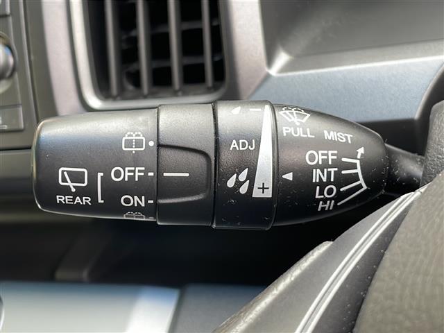 ステップワゴン Li 禁煙車 AM/FM/CD/DVD 純正ナビ BT/TV ACC 両側パワースライド アラウンドビュー フリップダウン ビルトインETC 純正フロアマット 社外アルミホイール 3列シート スマートキー(10枚目)