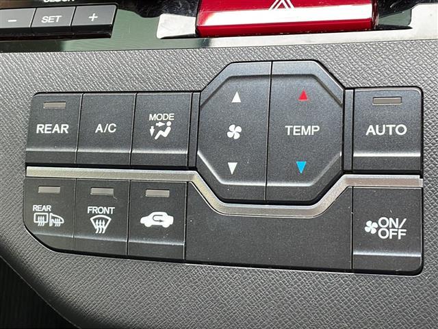 ステップワゴン Li 禁煙車 AM/FM/CD/DVD 純正ナビ BT/TV ACC 両側パワースライド アラウンドビュー フリップダウン ビルトインETC 純正フロアマット 社外アルミホイール 3列シート スマートキー(12枚目)