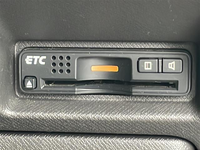 ステップワゴン Li 禁煙車 AM/FM/CD/DVD 純正ナビ BT/TV ACC 両側パワースライド アラウンドビュー フリップダウン ビルトインETC 純正フロアマット 社外アルミホイール 3列シート スマートキー(23枚目)