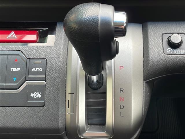 ステップワゴン Li 禁煙車 AM/FM/CD/DVD 純正ナビ BT/TV ACC 両側パワースライド アラウンドビュー フリップダウン ビルトインETC 純正フロアマット 社外アルミホイール 3列シート スマートキー(30枚目)