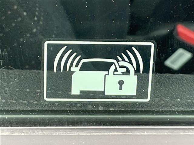 ステップワゴン Li 禁煙車 AM/FM/CD/DVD 純正ナビ BT/TV ACC 両側パワースライド アラウンドビュー フリップダウン ビルトインETC 純正フロアマット 社外アルミホイール 3列シート スマートキー(32枚目)