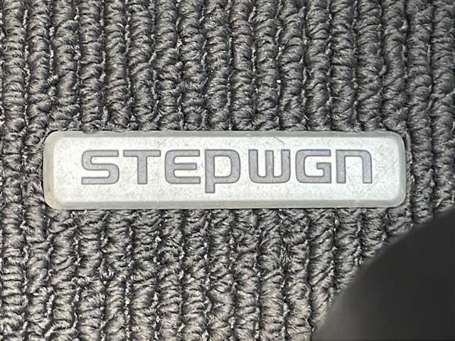 ステップワゴン Li 禁煙車 AM/FM/CD/DVD 純正ナビ BT/TV ACC 両側パワースライド アラウンドビュー フリップダウン ビルトインETC 純正フロアマット 社外アルミホイール 3列シート スマートキー(33枚目)