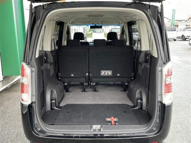 ステップワゴン Li 禁煙車 AM/FM/CD/DVD 純正ナビ BT/TV ACC 両側パワースライド アラウンドビュー フリップダウン ビルトインETC 純正フロアマット 社外アルミホイール 3列シート スマートキー(41枚目)