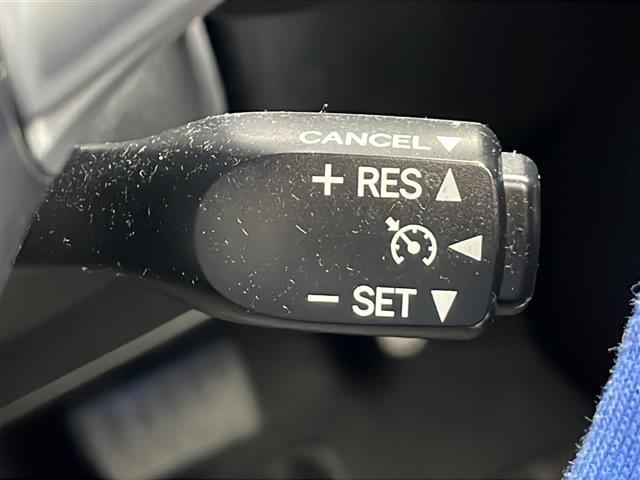 ハリアー プレミアム　禁煙車　純正９型ナビ　プリクラッシュセーフティ　ＬＫＡ　バックカメラ　パワーバックドア　クルーズコントロール　オートライト　オートハイビーム　ＬＥＤヘッドライト　スマートキー　純正アルミホイール　ＢＴ（6枚目）
