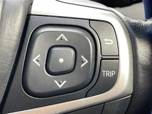 ハリアー プレミアム　禁煙車　純正９型ナビ　プリクラッシュセーフティ　ＬＫＡ　バックカメラ　パワーバックドア　クルーズコントロール　オートライト　オートハイビーム　ＬＥＤヘッドライト　スマートキー　純正アルミホイール　ＢＴ（12枚目）