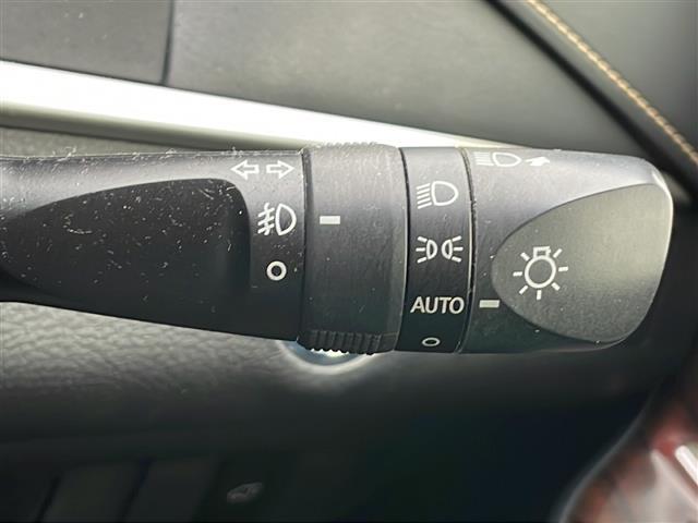 ハリアー プレミアム　禁煙車　純正９型ナビ　プリクラッシュセーフティ　ＬＫＡ　バックカメラ　パワーバックドア　クルーズコントロール　オートライト　オートハイビーム　ＬＥＤヘッドライト　スマートキー　純正アルミホイール　ＢＴ（23枚目）