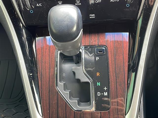 ハリアー プレミアム　禁煙車　純正９型ナビ　プリクラッシュセーフティ　ＬＫＡ　バックカメラ　パワーバックドア　クルーズコントロール　オートライト　オートハイビーム　ＬＥＤヘッドライト　スマートキー　純正アルミホイール　ＢＴ（25枚目）
