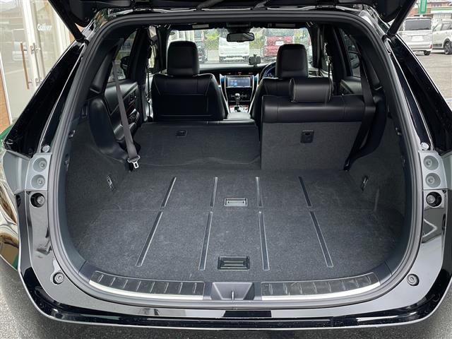 ハリアー プレミアム　禁煙車　純正９型ナビ　プリクラッシュセーフティ　ＬＫＡ　バックカメラ　パワーバックドア　クルーズコントロール　オートライト　オートハイビーム　ＬＥＤヘッドライト　スマートキー　純正アルミホイール　ＢＴ（31枚目）