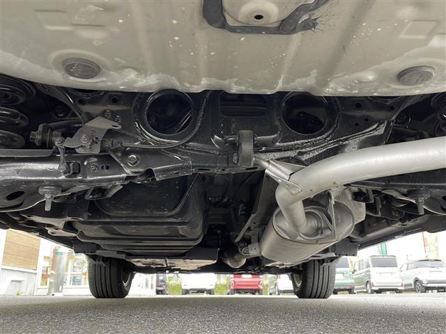 ハリアー プレミアム　禁煙車　純正９型ナビ　プリクラッシュセーフティ　ＬＫＡ　バックカメラ　パワーバックドア　クルーズコントロール　オートライト　オートハイビーム　ＬＥＤヘッドライト　スマートキー　純正アルミホイール　ＢＴ（43枚目）