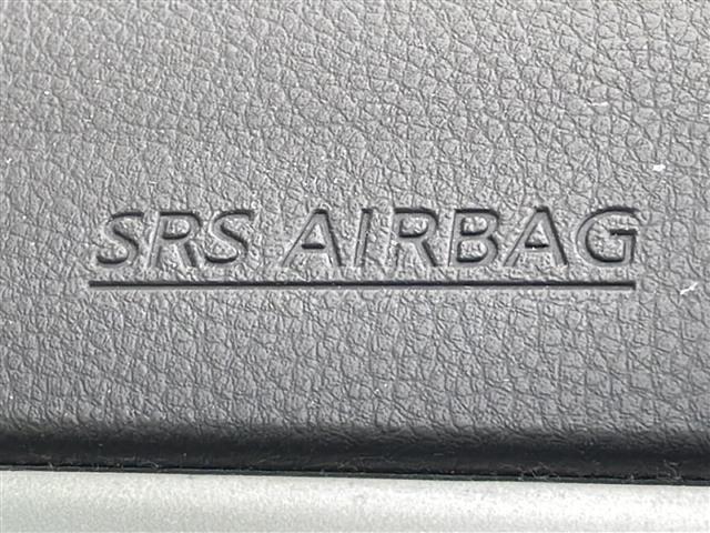 ティーダ １５Ｓ　禁煙車　ＡＭ／ＦＭ／ＣＤ／ＤＶＤ　純正ＨＤＤナビ　ワンセグＴＶ　サイドカメラ　社外ＥＴＣ　Ｗエアバッグ　ハンドルスイッチ　スマートキー　ヘッドライトレベライザー　オートエアコン　ドアバイザー　盗難防止（27枚目）