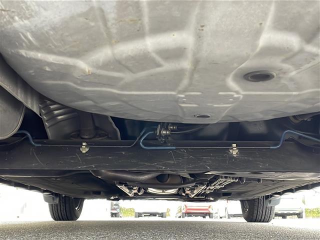 ティーダ １５Ｓ　禁煙車　ＡＭ／ＦＭ／ＣＤ／ＤＶＤ　純正ＨＤＤナビ　ワンセグＴＶ　サイドカメラ　社外ＥＴＣ　Ｗエアバッグ　ハンドルスイッチ　スマートキー　ヘッドライトレベライザー　オートエアコン　ドアバイザー　盗難防止（43枚目）
