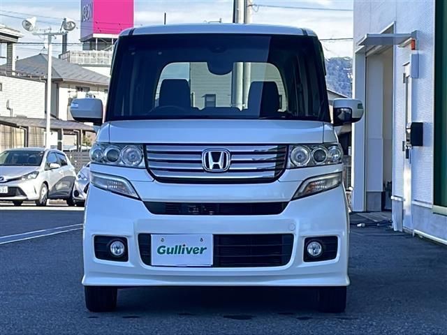 N-BOXカスタム G SSパッケージ 禁煙車 AM/FM/CD/DVD USB/BT 社外ナビ ワンセグTV 両側パワースライドドア カーテンエアバッグ バックカメラ 純正フロアマット 純正アルミホイール プッシュスタート ドアバイザー(17枚目)