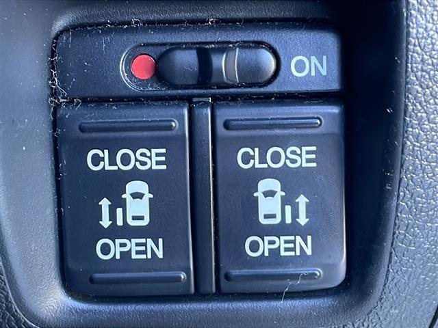 N-BOXカスタム G SSパッケージ 禁煙車 AM/FM/CD/DVD USB/BT 社外ナビ ワンセグTV 両側パワースライドドア カーテンエアバッグ バックカメラ 純正フロアマット 純正アルミホイール プッシュスタート ドアバイザー(22枚目)