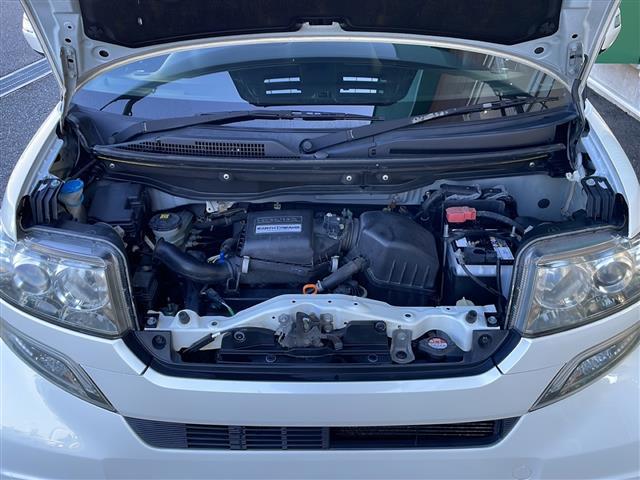 N-BOXカスタム G SSパッケージ 禁煙車 AM/FM/CD/DVD USB/BT 社外ナビ ワンセグTV 両側パワースライドドア カーテンエアバッグ バックカメラ 純正フロアマット 純正アルミホイール プッシュスタート ドアバイザー(42枚目)