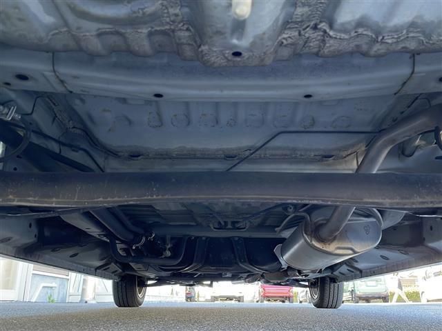 N-BOXカスタム G SSパッケージ 禁煙車 AM/FM/CD/DVD USB/BT 社外ナビ ワンセグTV 両側パワースライドドア カーテンエアバッグ バックカメラ 純正フロアマット 純正アルミホイール プッシュスタート ドアバイザー(43枚目)