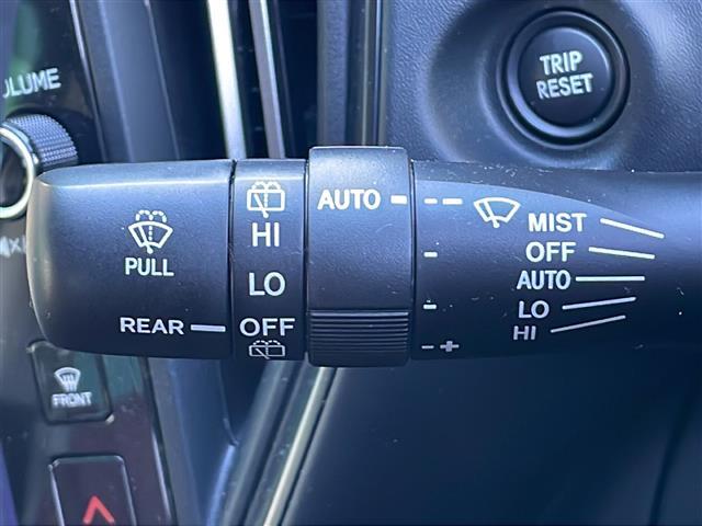 レヴォーグ ＳＴＩスポーツ　ＥＸ　禁煙車　アイサイト　ＡＭ／ＦＭ／ＵＳＢ　アップルカープレイ　ａｎｄｒｏｉｄオート　４ＷＤ　純正ナビ　クルーズコントロール　レーンキープ　　パワーシート　シートヒーター　シートメモリー　サイドカメラ（12枚目）