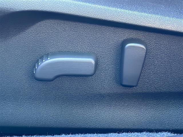 レヴォーグ ＳＴＩスポーツ　ＥＸ　禁煙車　アイサイト　ＡＭ／ＦＭ／ＵＳＢ　アップルカープレイ　ａｎｄｒｏｉｄオート　４ＷＤ　純正ナビ　クルーズコントロール　レーンキープ　　パワーシート　シートヒーター　シートメモリー　サイドカメラ（28枚目）