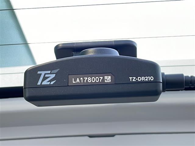 ルーミー カスタムＧ　禁煙車　スマートアシスト　４ＷＤ　クルーズコントロール　純正ナビ　ＡＭ／ＦＭ／ＣＤ／ＤＶＤ　フルセグＴＶ　両側パワースライド　衝突軽減　前後コーナーセンサー　アラウンドビューモニター　シートヒーター（32枚目）