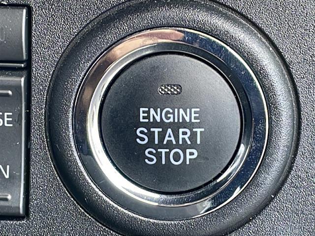 ムーヴキャンバス ストライプスＧ　禁煙車　純正ナビ　３６０°カメラ　衝突軽減ブレーキ　シートヒーター　両側パワースライドドア　ホットカップホルダー　フルセグＴＶ　アイドリングストップ　ＥＴＣ　サイドエアバッグ　純正マット　盗難防止（9枚目）