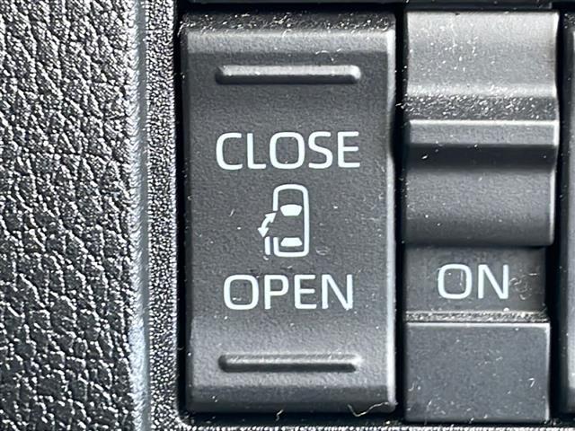 ムーヴキャンバス ストライプスＧ　禁煙車　純正ナビ　３６０°カメラ　衝突軽減ブレーキ　シートヒーター　両側パワースライドドア　ホットカップホルダー　フルセグＴＶ　アイドリングストップ　ＥＴＣ　サイドエアバッグ　純正マット　盗難防止（11枚目）