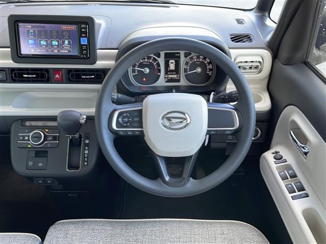 ムーヴキャンバス ストライプスＧ　禁煙車　純正ナビ　３６０°カメラ　衝突軽減ブレーキ　シートヒーター　両側パワースライドドア　ホットカップホルダー　フルセグＴＶ　アイドリングストップ　ＥＴＣ　サイドエアバッグ　純正マット　盗難防止（20枚目）