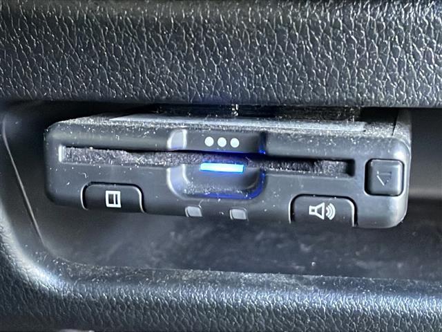 ムーヴキャンバス ストライプスＧ　禁煙車　純正ナビ　３６０°カメラ　衝突軽減ブレーキ　シートヒーター　両側パワースライドドア　ホットカップホルダー　フルセグＴＶ　アイドリングストップ　ＥＴＣ　サイドエアバッグ　純正マット　盗難防止（28枚目）