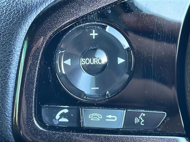 N-BOXカスタム G・Lターボホンダセンシング 禁煙車 ホンダセンシング クルーズコントロール 社外ナビ AM/FM/CD/DVD 両側パワースライド 衝突軽減 ビルトインETC レーンキープアシスト フルセグTV シートヒーター 純正フロアマット(6枚目)