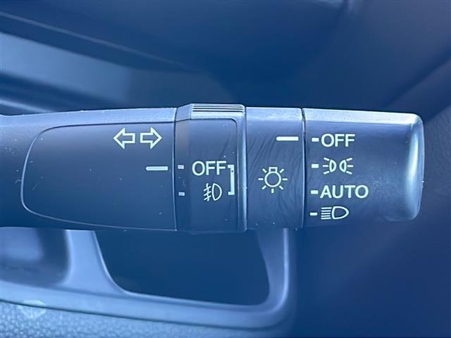 N-BOXカスタム G・Lターボホンダセンシング 禁煙車 ホンダセンシング クルーズコントロール 社外ナビ AM/FM/CD/DVD 両側パワースライド 衝突軽減 ビルトインETC レーンキープアシスト フルセグTV シートヒーター 純正フロアマット(9枚目)