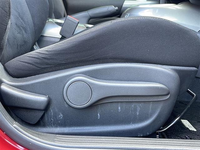 ジューク 15RX Vセレクション 禁煙車 純正ナビ Bluetooth 衝突軽減ブレーキ レーンキープアシスト アイドリングストップ ETC ドライブレコーダー バックカメラ 純正アルミホイール 純正マット バックカメラ オートライト(30枚目)