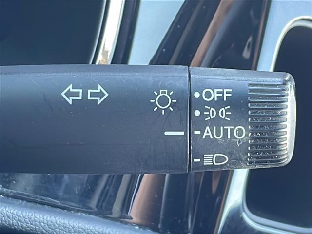 シャトル ハイブリッド　ホンダセンシング　禁煙車　社外ナビ　ＡＭ／ＦＭ　Ｂｌｕｅｔｏｏｔｈ　クルーズコントロール　レーンキープ　衝突軽減　バックカメラ　ビルトインＥＴＣ　ドライブレコーダー　純正マット　ドアバイザー　オートライト　スマートキー（9枚目）