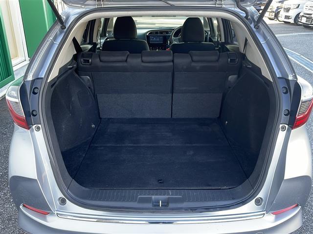 シャトル ハイブリッド　ホンダセンシング　禁煙車　社外ナビ　ＡＭ／ＦＭ　Ｂｌｕｅｔｏｏｔｈ　クルーズコントロール　レーンキープ　衝突軽減　バックカメラ　ビルトインＥＴＣ　ドライブレコーダー　純正マット　ドアバイザー　オートライト　スマートキー（15枚目）