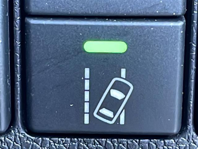 シャトル ハイブリッド　ホンダセンシング　禁煙車　社外ナビ　ＡＭ／ＦＭ　Ｂｌｕｅｔｏｏｔｈ　クルーズコントロール　レーンキープ　衝突軽減　バックカメラ　ビルトインＥＴＣ　ドライブレコーダー　純正マット　ドアバイザー　オートライト　スマートキー（23枚目）