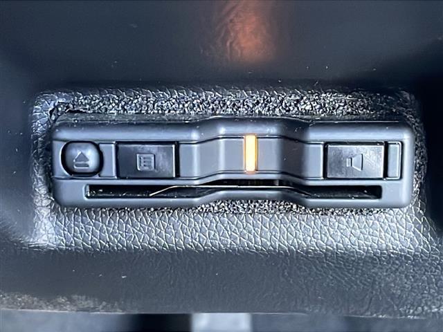 シャトル ハイブリッド　ホンダセンシング　禁煙車　社外ナビ　ＡＭ／ＦＭ　Ｂｌｕｅｔｏｏｔｈ　クルーズコントロール　レーンキープ　衝突軽減　バックカメラ　ビルトインＥＴＣ　ドライブレコーダー　純正マット　ドアバイザー　オートライト　スマートキー（27枚目）