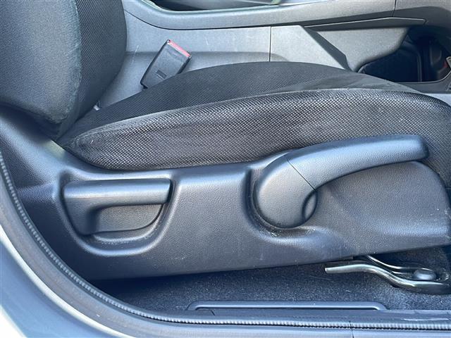 シャトル ハイブリッド　ホンダセンシング　禁煙車　社外ナビ　ＡＭ／ＦＭ　Ｂｌｕｅｔｏｏｔｈ　クルーズコントロール　レーンキープ　衝突軽減　バックカメラ　ビルトインＥＴＣ　ドライブレコーダー　純正マット　ドアバイザー　オートライト　スマートキー（30枚目）