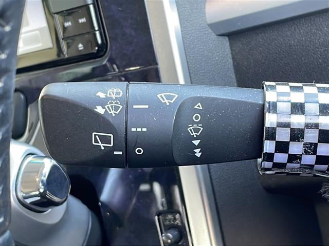 タント カスタムＲＳ　トップエディションＶＳ　ＳＡＩＩＩ　禁煙車　純正フルセグナビ　４ＷＤ　両側パワースライドドア　アラウンドビュー　衝突軽減ブレーキ　レーンキープアシスト　シートヒーター　ＥＴＣ　バックカメラ　ハーフレザー　純正アルミホイール　スマートキー（9枚目）