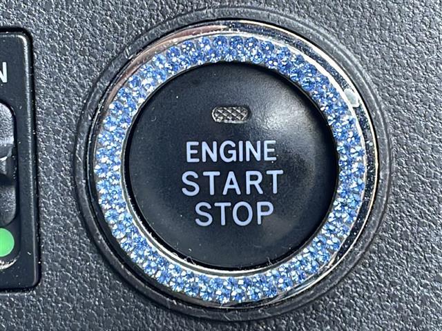 タント カスタムＲＳ　トップエディションＶＳ　ＳＡＩＩＩ　禁煙車　純正フルセグナビ　４ＷＤ　両側パワースライドドア　アラウンドビュー　衝突軽減ブレーキ　レーンキープアシスト　シートヒーター　ＥＴＣ　バックカメラ　ハーフレザー　純正アルミホイール　スマートキー（11枚目）