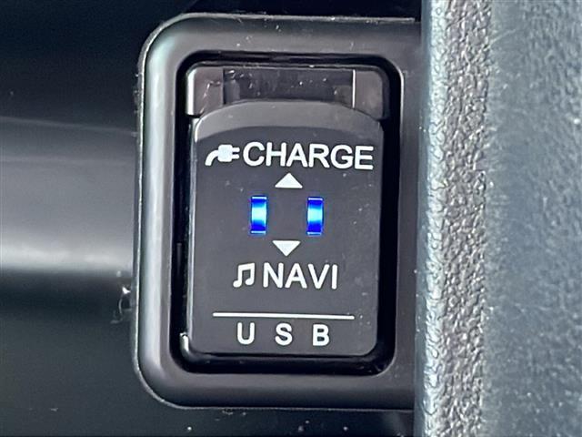 タント カスタムＲＳ　トップエディションＶＳ　ＳＡＩＩＩ　禁煙車　純正フルセグナビ　４ＷＤ　両側パワースライドドア　アラウンドビュー　衝突軽減ブレーキ　レーンキープアシスト　シートヒーター　ＥＴＣ　バックカメラ　ハーフレザー　純正アルミホイール　スマートキー（31枚目）