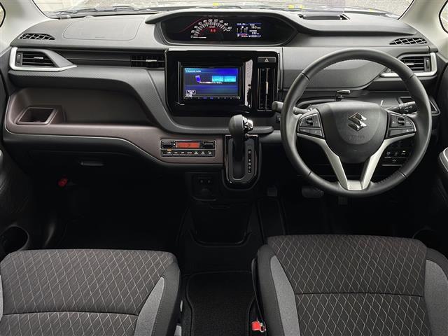 ソリオバンディット ハイブリッドＭＶ　禁煙車　社外フルセグナビ　クルーズコントロール　衝突軽減ブレーキ　レーンキープアシスト　片側パワースライドドア　ヘッドアップディスプレイ　クリアランスソナー　純正アルミホイール　純正マット　盗難防止（2枚目）