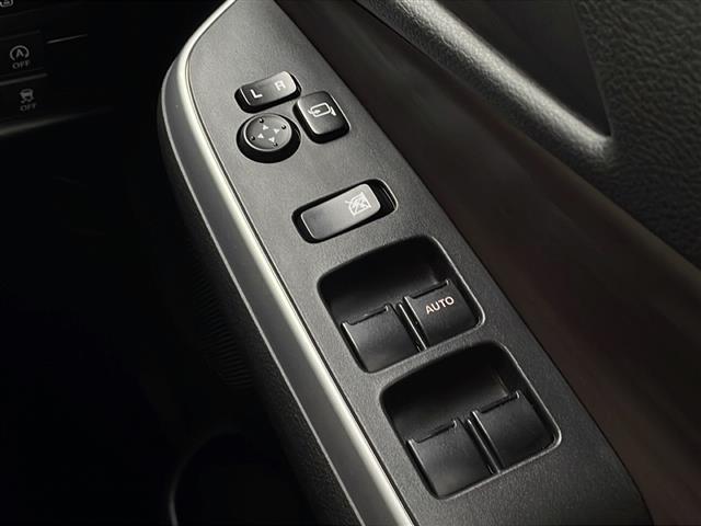 ソリオバンディット ハイブリッドＭＶ　禁煙車　社外フルセグナビ　クルーズコントロール　衝突軽減ブレーキ　レーンキープアシスト　片側パワースライドドア　ヘッドアップディスプレイ　クリアランスソナー　純正アルミホイール　純正マット　盗難防止（33枚目）