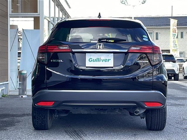 ヴェゼル ハイブリッド　禁煙車　ホンダセンシング　純正ナビ　ＨＤＭＩ　衝突軽減ブレーキ　レーンキープアシスト　カーテンエアバッグ　バックカメラ　ビルトインＥＴＣ　前後ドライブレコーダー　純正アルミホイール　純正フロアマット（19枚目）