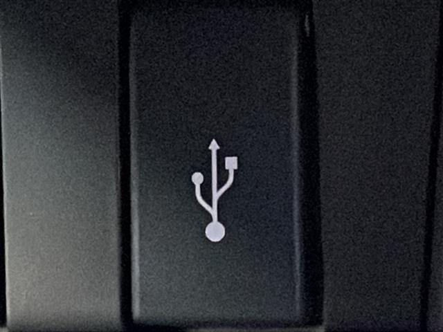 ヴェゼル ハイブリッド　禁煙車　ホンダセンシング　純正ナビ　ＨＤＭＩ　衝突軽減ブレーキ　レーンキープアシスト　カーテンエアバッグ　バックカメラ　ビルトインＥＴＣ　前後ドライブレコーダー　純正アルミホイール　純正フロアマット（35枚目）