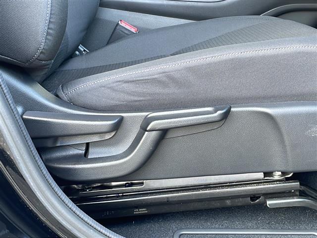 ヴェゼル ハイブリッド　禁煙車　ホンダセンシング　純正ナビ　ＨＤＭＩ　衝突軽減ブレーキ　レーンキープアシスト　カーテンエアバッグ　バックカメラ　ビルトインＥＴＣ　前後ドライブレコーダー　純正アルミホイール　純正フロアマット（39枚目）