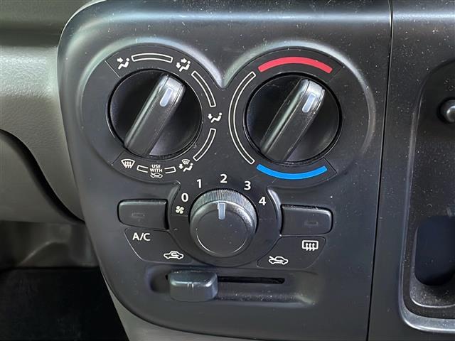 ＮＶ１００クリッパーバン ＤＸ　禁煙車　社外ナビ　フルセグＴＶ　ＡＭ／ＦＭ　Ｂｌｕｅｔｏｏｔｈ　バックカメラ　ＥＴＣ　ＭＴモード付ＡＴ　社外アルミホイール　純正フロアマット　スライドドア　ベンチシート　エアコン　パワーステアリング（12枚目）