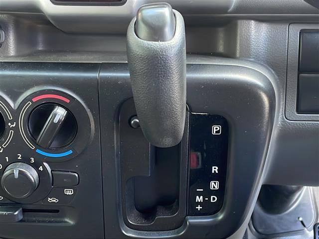ＮＶ１００クリッパーバン ＤＸ　禁煙車　社外ナビ　フルセグＴＶ　ＡＭ／ＦＭ　Ｂｌｕｅｔｏｏｔｈ　バックカメラ　ＥＴＣ　ＭＴモード付ＡＴ　社外アルミホイール　純正フロアマット　スライドドア　ベンチシート　エアコン　パワーステアリング（22枚目）