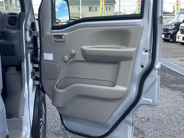 ＮＶ１００クリッパーバン ＤＸ　禁煙車　社外ナビ　フルセグＴＶ　ＡＭ／ＦＭ　Ｂｌｕｅｔｏｏｔｈ　バックカメラ　ＥＴＣ　ＭＴモード付ＡＴ　社外アルミホイール　純正フロアマット　スライドドア　ベンチシート　エアコン　パワーステアリング（37枚目）